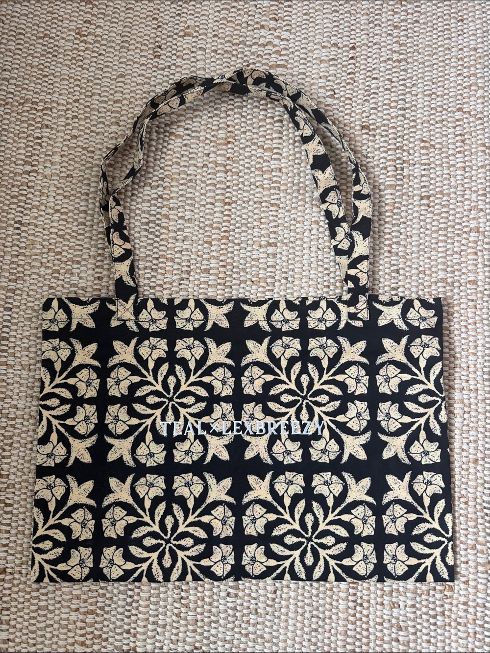ACTIVE BY TEAL x LEX BREEZY Canvas Tote in Black Puakenikeni Quilt